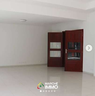 3 APTS NEUFS ET 1 MEUBLÉ POINT E HAUT STANDING image 4