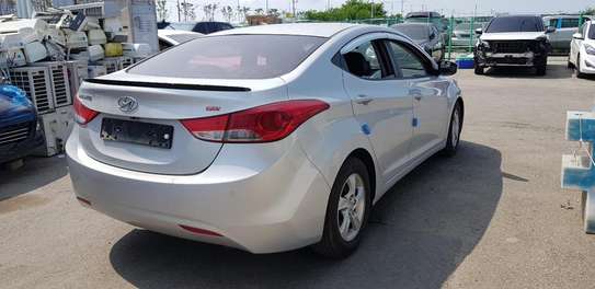 Hyundai avante 2014 image 2