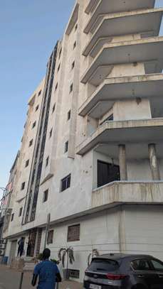 Aloue un grand imoblie r plus image 1