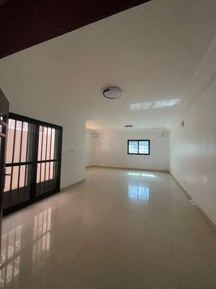 F3 de 150 m² à vendre corniche ouest ouakam image 3