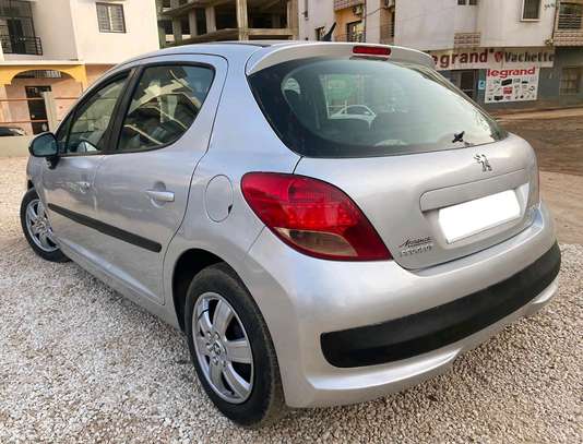Peugeot 207 image 2