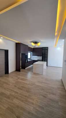 MAGNIFIGNE F4 A LOUR A NGOR ALMADIES image 1