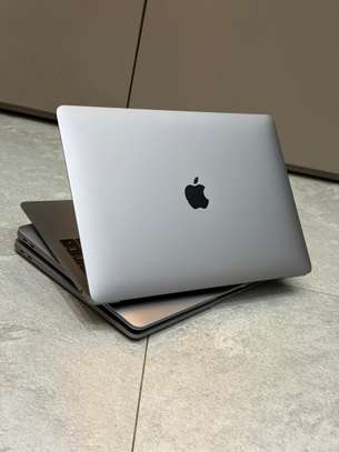 MacBook Air 2019 — 16Go RAM / 256Go SSD image 2