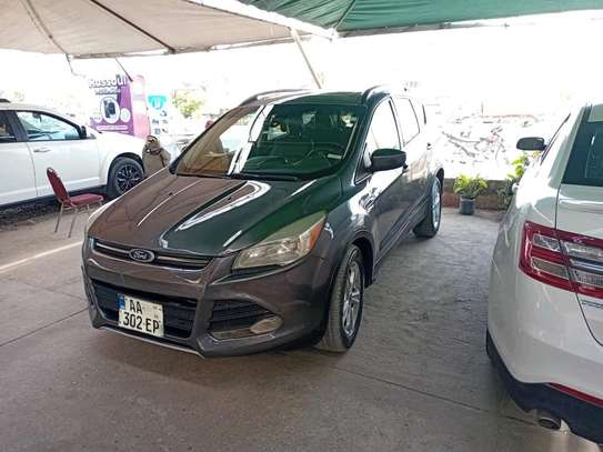 Je vend ford escape automatic essence climatisé année 2014 image 2