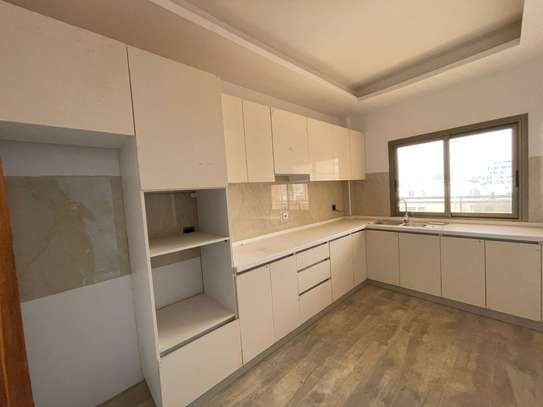 Appartement haut standing à louer aux almadies derriere BOA image 7
