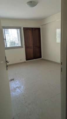A loué sacreceur1 un apartuman 2etage image 8