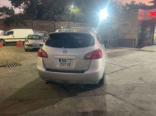 Nissan rogue 2010 image 2