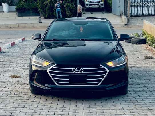 2017 Hyundai Elantra SE From Canada image 1