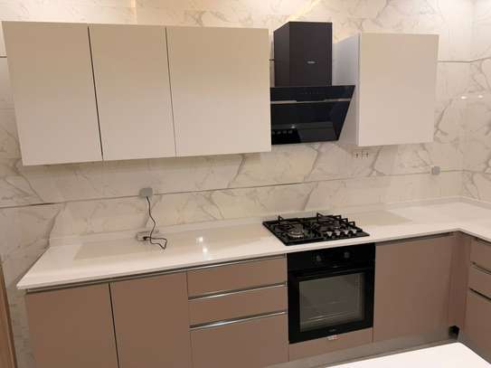 CUISINE EQUIPEE SUR MESURE INSTALLE A DAKAR image 1