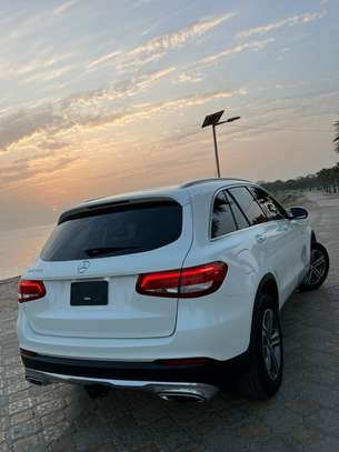 MERCEDEZ BENZ GLC 300 image 13