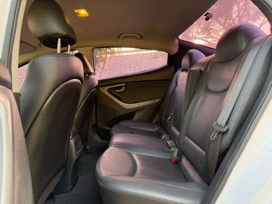 Hyundai avante image 9