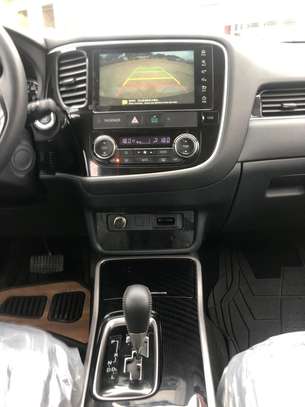 Mitsubishi Outlander 2022 image 15