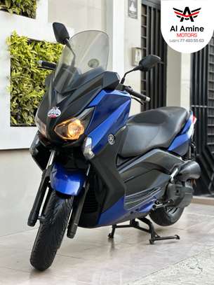 Yamaha Xmax (Phase 3), Venant avec ses papiers image 1