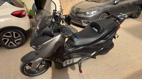 XMAX 300 - import Corée du Sud - jamais roulé image 1