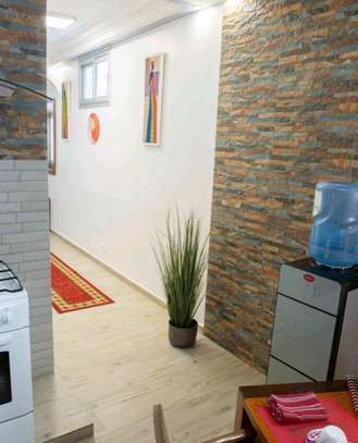 Chambre salon meublé avec une terrasse privée image 9
