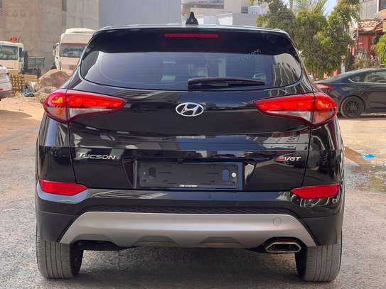 Hyundai tucson image 9