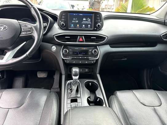 Hyundai Santa Fe Luxury image 15
