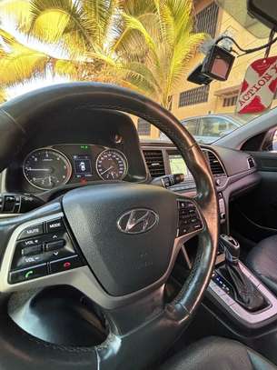 HYUNDAI ELANTRA 2017 image 12