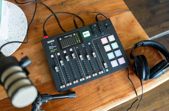 RØDECaster Pro image 2
