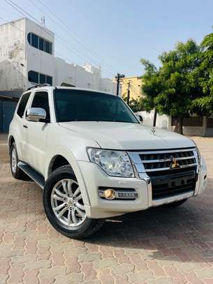 Mitsubishi pajero image 6
