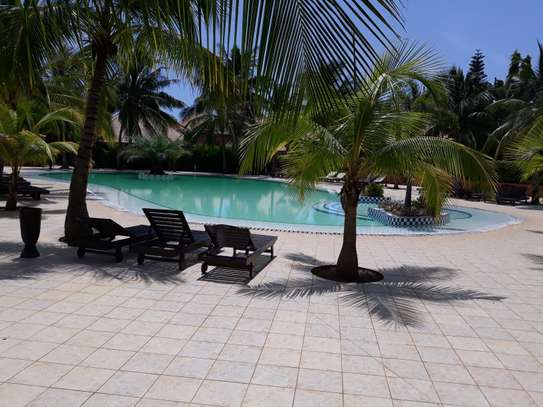 Villa à louer à l'année à Saly image 1