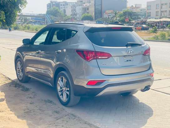HYUNDAI SANTA FE image 3