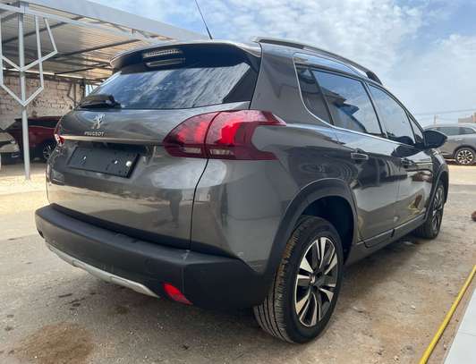 Peugeot 2008 image 5
