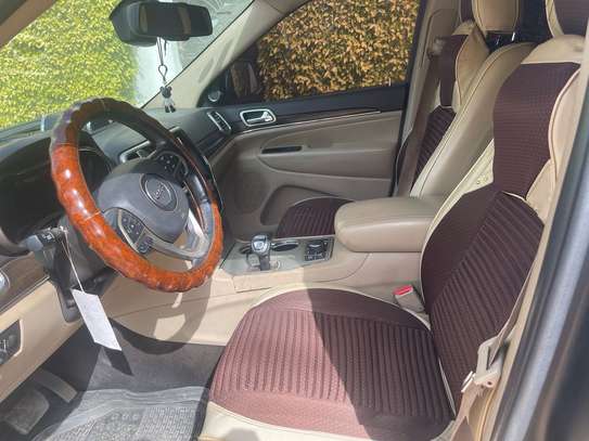 jeep grand cherockee image 8