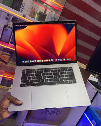 MacBook Pro i7 2018 15 inch image 1