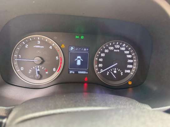 HYUNDAI TUCSON image 5