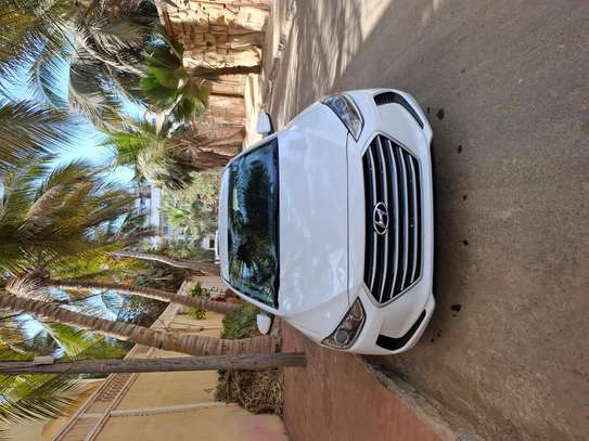 Hyundai elantra image 3
