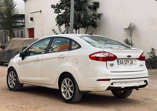 Ford Fiesta 2015 image 3