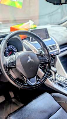 Mitsubishi ÉCLIPSE CROSS image 3