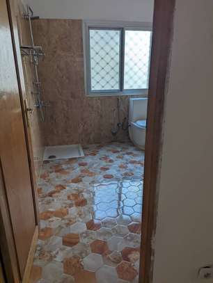 F4 à louer à sacré cœur 3 image 8