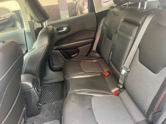 Jeep Cherokee image 2
