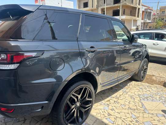 Range Rover sport image 6