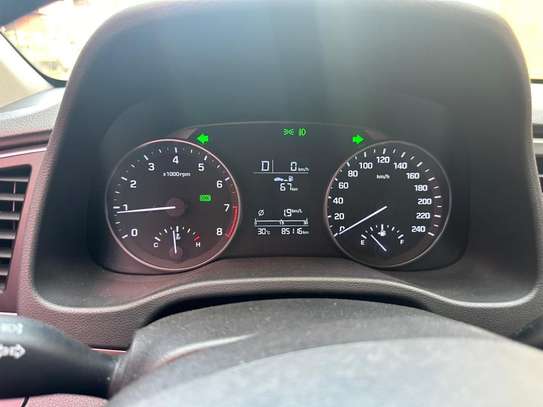 Hyundai Avante image 10