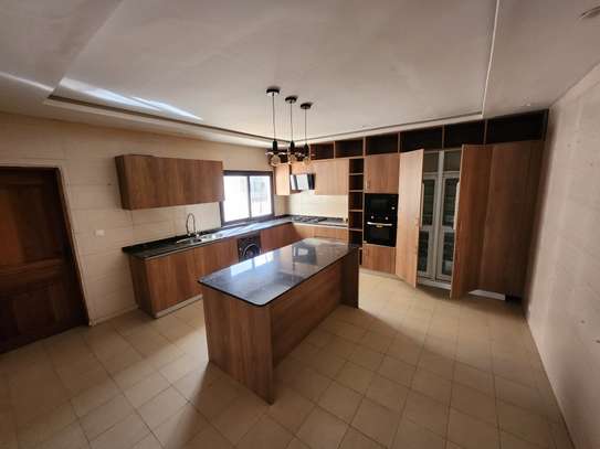 Duplex 3 chambres salon à louer Mermoz image 9