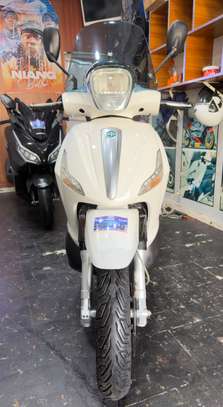 Piaggo Led 300 Année 2019 image 1