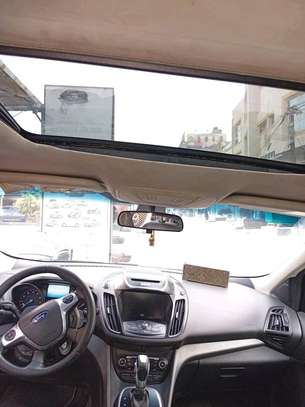 Je vend ford escape automatic essence climatisé année 2014 image 3