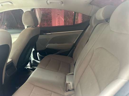 Hyundai Elantra 2017 image 9
