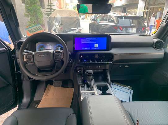 Toyota land cruiser 2025 image 6
