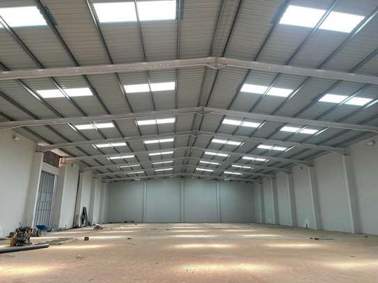 hangar 3200m² sur la route de rufisque image 1