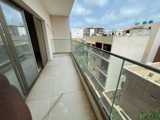Appartement haut standing à louer aux almadies derriere BOA image 2