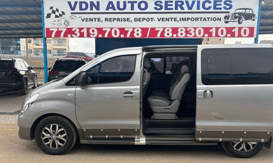 Hyundai Starex van 12 places Full options image 9