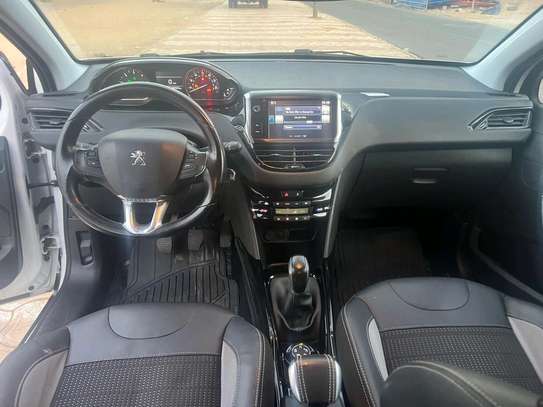 Peugeot 2008 2016 image 4