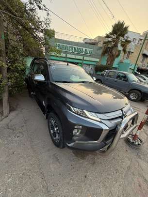 MITSUBISHI L200 2022 image 4