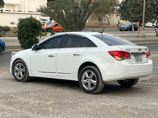 Chevrolet Cruz image 5