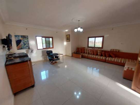VILLA  À LOUER À NDAYANE image 7