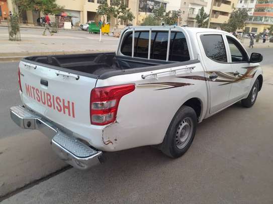 MITSUBISHI L200 2018 image 2